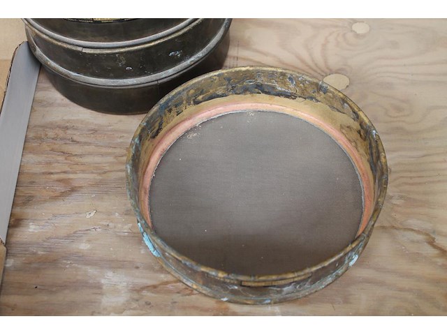 Zeven koperen controle zeven met doorsnede 21 cm. - afbeelding 4 van  4