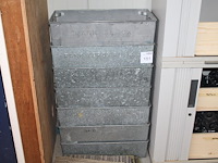 Zeven metalen opbergbakken met handgrepen. afmeting 60 x 30 x 15 cm - afbeelding 1 van  3