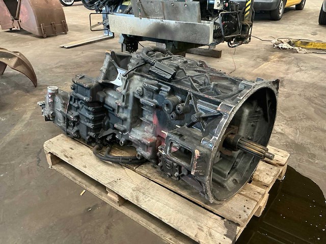 Zf astronic 12 as 1800 it versnellingsbak - afbeelding 1 van  10