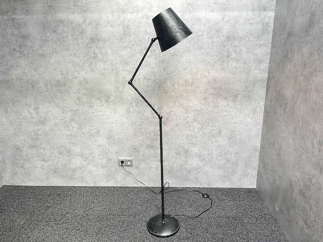 Zijstra - kantelbare vloerlamp - afbeelding 9 van  15