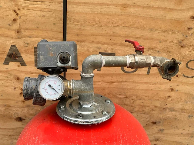 Zilmet 110 ultra pro expansievat 60 liter v.v. square d waterdrukschakelaar - afbeelding 3 van  4