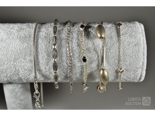 Zilveren armbanden - afbeelding 1 van  8