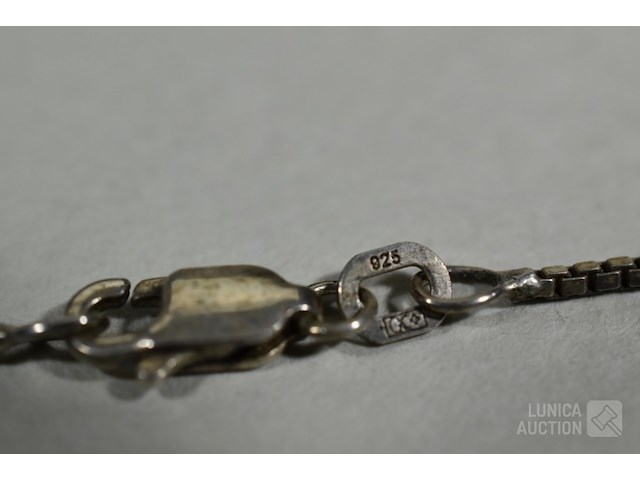 Zilveren halskettingen met hangers - afbeelding 8 van  8