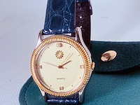 Zilveren horloge met parels en diamanten - afbeelding 1 van  8