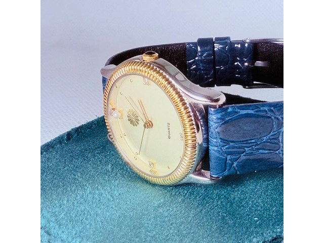 Zilveren horloge met parels en diamanten - afbeelding 3 van  8