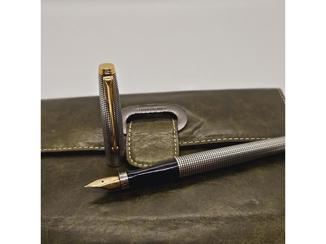 Zilveren parker 75 cicele vulpen met 14kt gouden nib - afbeelding 1 van  9