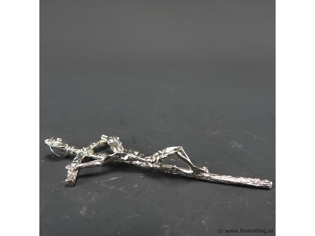 Zilvertinnen crucifix - afbeelding 3 van  5