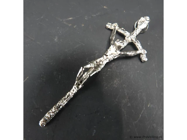 Zilvertinnen crucifix - afbeelding 2 van  5