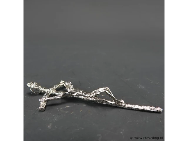 Zilvertinnen crucifix - afbeelding 3 van  5