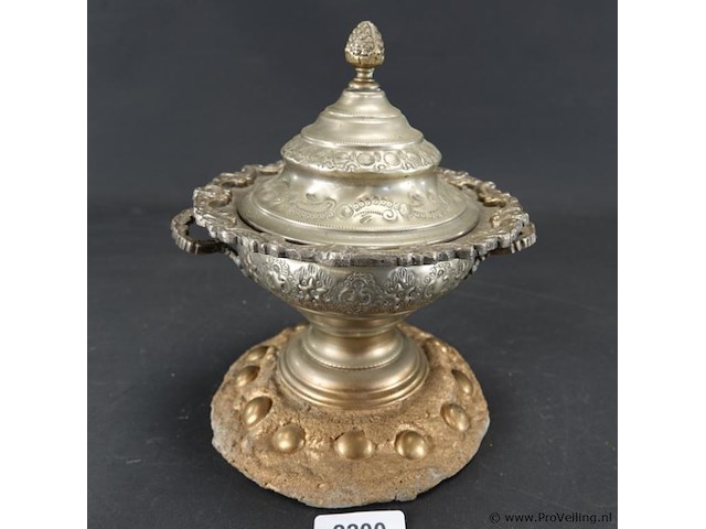 Zilvertinnen marokkaanse dekselschaal - afbeelding 1 van  5