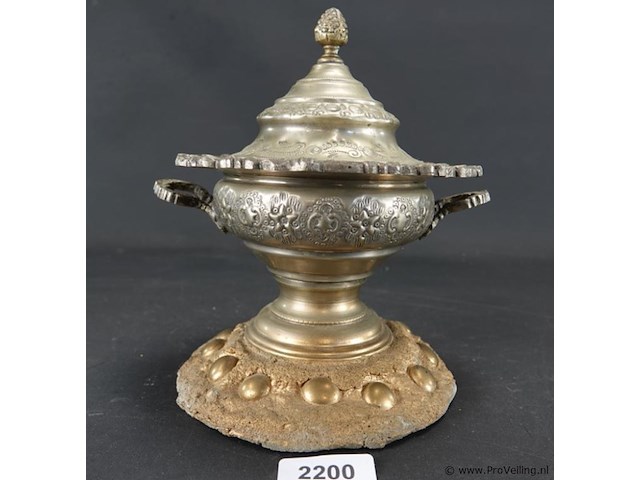 Zilvertinnen marokkaanse dekselschaal - afbeelding 2 van  5