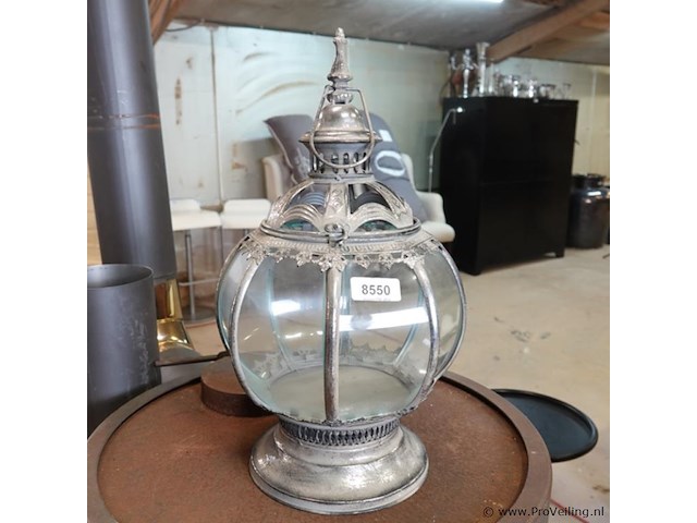 Zilvertinnen naar antiek gevormd windlicht - afbeelding 1 van  5