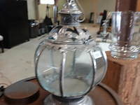 Zilvertinnen naar antiek gevormd windlicht - afbeelding 3 van  5