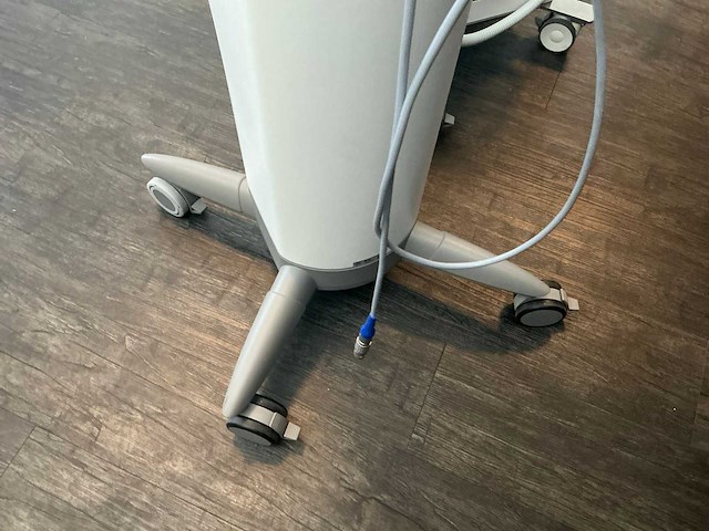 Zimmer z-lipo / z-wave set cryolipolyse en shockwave apparatuur - afbeelding 11 van  20