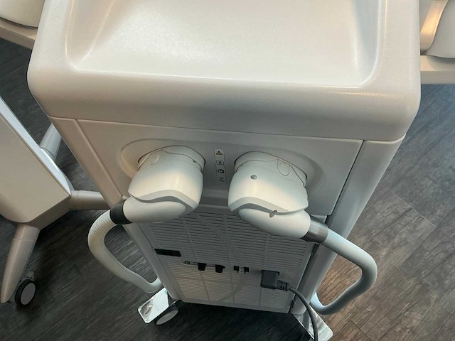 Zimmer z-lipo / z-wave set cryolipolyse en shockwave apparatuur - afbeelding 19 van  20