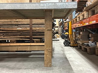 Zink en houten tuintafel - afbeelding 3 van  4