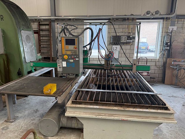 Zinser - 1994 - cnc 500 - plasmasnijmachine - afbeelding 4 van  11
