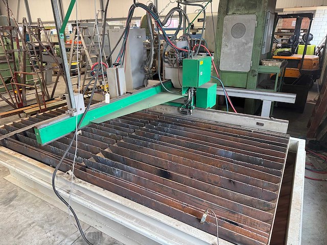 Zinser - 1994 - cnc 500 - plasmasnijmachine - afbeelding 7 van  11