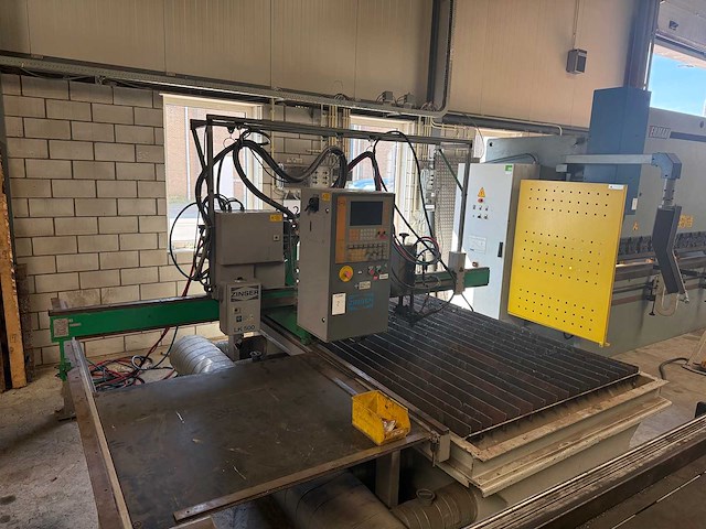 Zinser - 1995 - cnc 500 - plasmasnijmachine - afbeelding 1 van  12