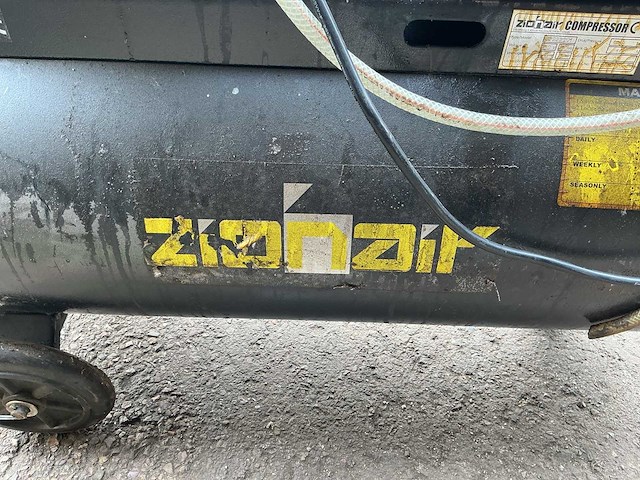 Zionair luchtcompressor - afbeelding 2 van  9