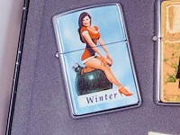 Zippo 1996 pinup girls aansteker collectie - afbeelding 3 van  9