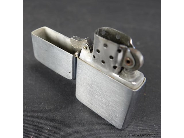 Zippo aansteker - afbeelding 3 van  5