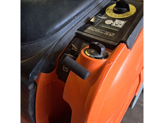 Zit schrob-/zuigmachine 65cm accu kärcher, b90r, bouwjaar 2018 - afbeelding 4 van  20
