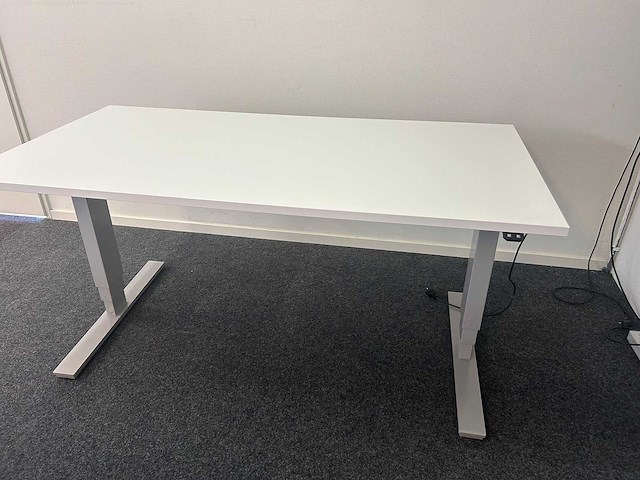 Zit-sta bureautafels (10x) - afbeelding 1 van  4