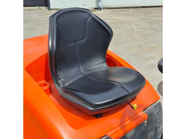 Zit veeg-/zuigmachine 100cm accu kärcher, km100/100r bp, bouwjaar 2018 - afbeelding 4 van  23
