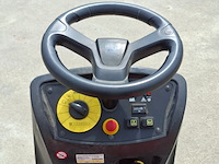 Zit veeg-/zuigmachine 100cm accu kärcher, km100/100r bp, bouwjaar 2018 - afbeelding 8 van  23