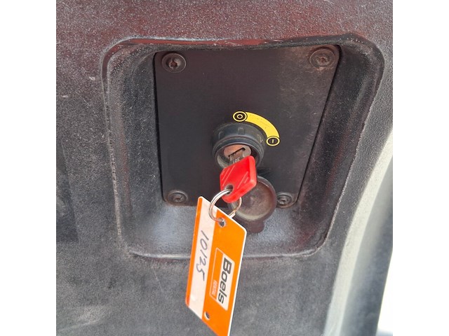 Zit veeg-/zuigmachine 100cm accu kärcher, km100/100r bp, bouwjaar 2018 - afbeelding 11 van  23