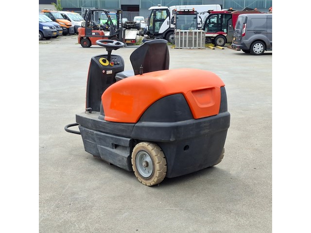 Zit veeg-/zuigmachine 100cm accu kärcher, km100/100r bp, bouwjaar 2018 - afbeelding 19 van  23