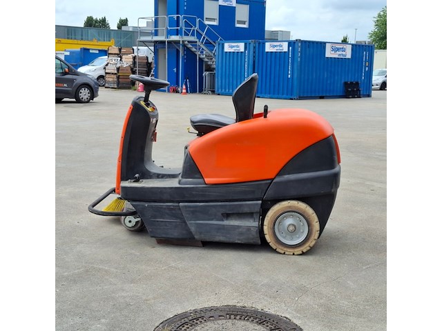 Zit veeg-/zuigmachine 100cm accu kärcher, km100/100r bp, bouwjaar 2018 - afbeelding 20 van  23