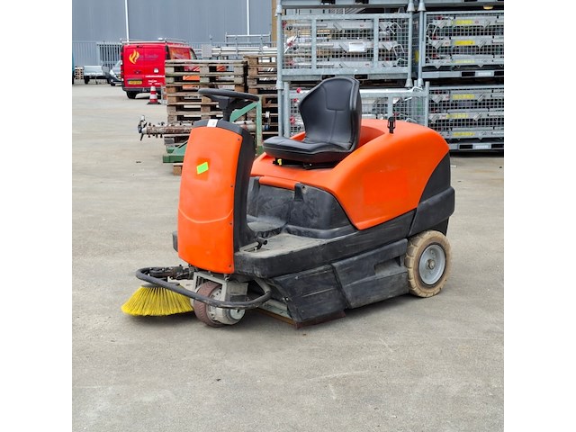 Zit veeg-/zuigmachine 100cm accu kärcher, km100/100r bp, bouwjaar 2018 - afbeelding 21 van  23