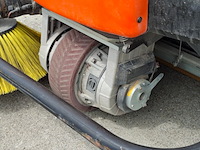 Zit veeg-/zuigmachine 100cm accu kärcher, km100/100r bp, bouwjaar 2018 - afbeelding 23 van  23
