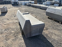 Zitbank beton - grijs - 200 x 85 x 45/65 cm - afbeelding 3 van  5
