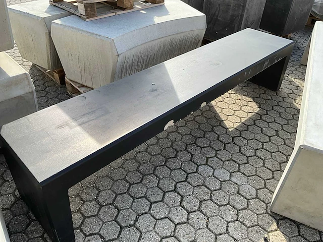 Zitbank beton - zwart gecoat - 220 x 45 x 45 cm - afbeelding 3 van  3