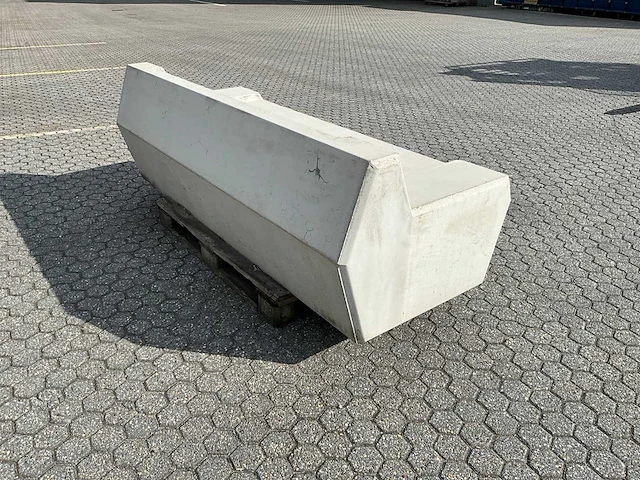 Zitbank beton 200 cm - afbeelding 4 van  6