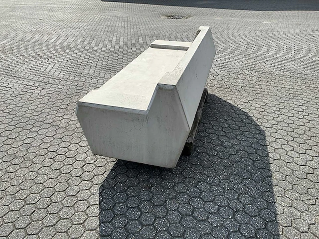 Zitbank beton 200 cm - afbeelding 5 van  6