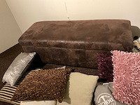 Zitbank met klep en diverse kussens - afbeelding 3 van  3