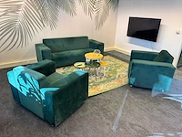 Zithoek - bestaande uit 2 fauteuils en 2,5-zitsbank