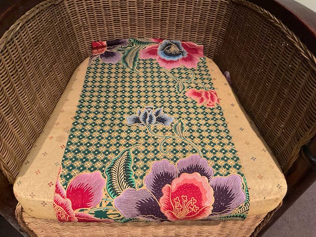 Zithoek 3 stoelen 1 tafel - afbeelding 2 van  5