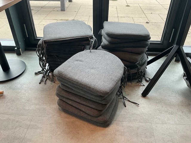 Zitkussen divers (19x) - afbeelding 1 van  2