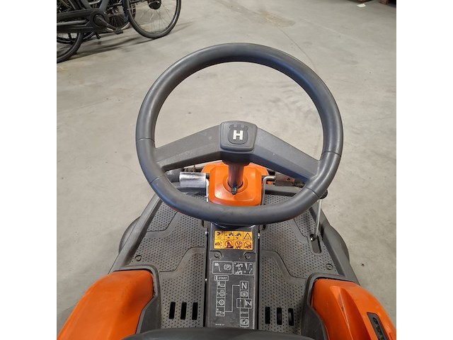 Zitmaaier , husqvarna, r 213c, oranje - afbeelding 17 van  19