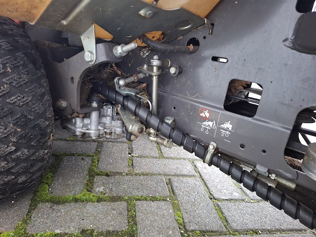 Zitmaaier husqvarna, r320awd, bouwjaar 2013 - afbeelding 4 van  21