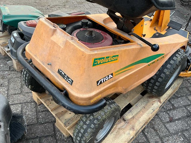 Zitmaaier / robotmaaier / vingerbalkmaaier / veegmachine (6x) - afbeelding 16 van  22