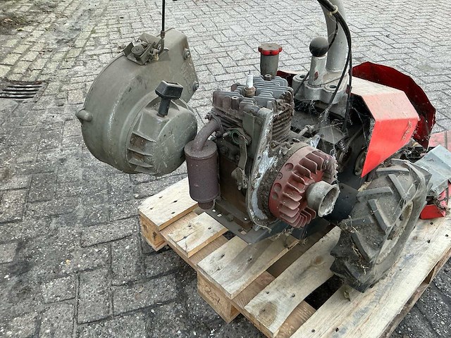 Zitmaaier / robotmaaier / vingerbalkmaaier / veegmachine (6x) - afbeelding 19 van  22