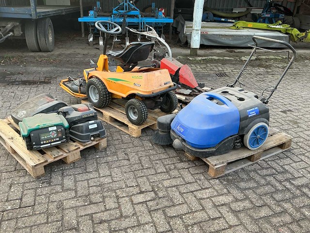 Zitmaaier / robotmaaier / vingerbalkmaaier / veegmachine (6x) - afbeelding 7 van  22