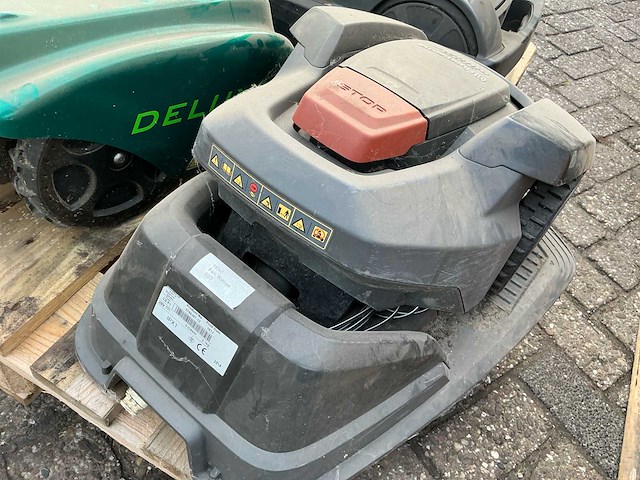 Zitmaaier / robotmaaier / vingerbalkmaaier / veegmachine (6x) - afbeelding 9 van  22