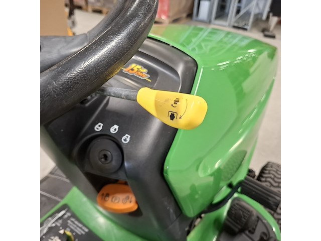 Zitmaaier zonder maaibak met aanhangwagen , john deere, lt 155 twin touch automatic - afbeelding 4 van  34